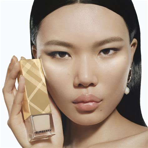 burberry foundation|burberry ultimate glow foundation.